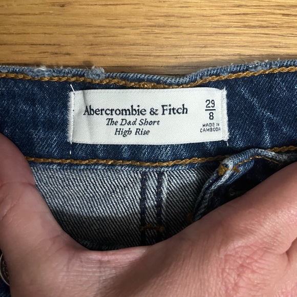 Abercrombie and Fitch High Rise dad short - Picture 2 of 3